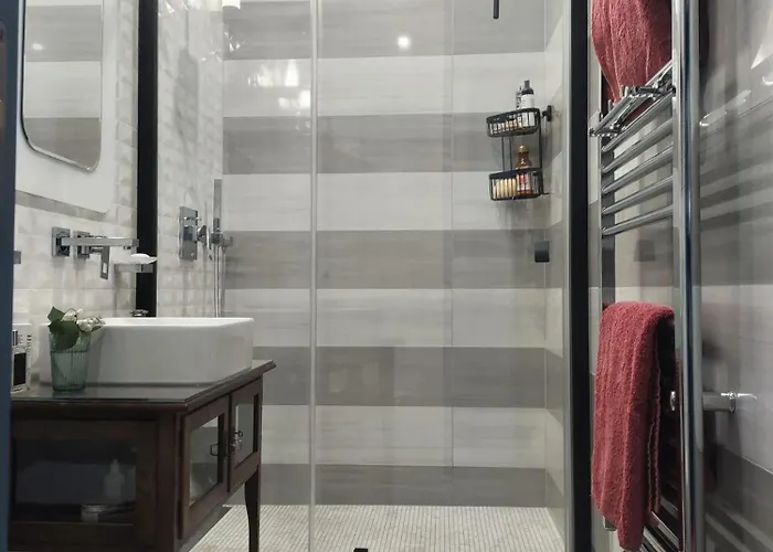 Spacious In 3 Bedrooms, 6 People Appartement Prague