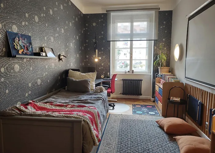 Spacious In 3 Bedrooms, 6 People * Prague