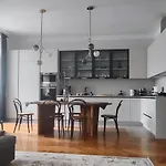 Lejlighed Spacious In 3 Bedrooms, 6 People Prag